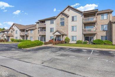 239 Legends Creek Way unit 205, Indianapolis, IN 46229 - photo 2