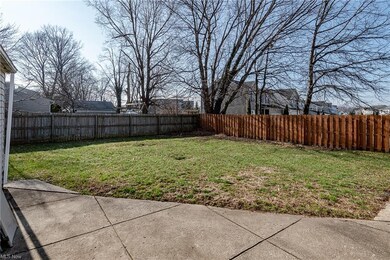 1298 Beech St, Willoughby, OH 44094 - photo 4