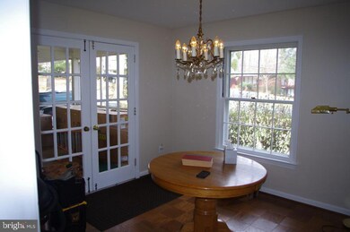 9001 Glenbrook Rd, Fairfax, VA 22031 - photo 6