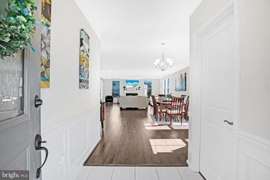 42526 Oxford Forest Cir, Chantilly, VA 20152 - photo 2