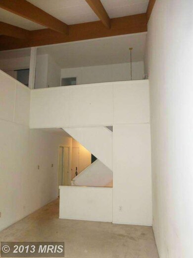 9323 Raintree Rd, Burke, VA 22015 - photo 4