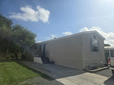 1123 Walt Williams Rd unit 9, Lakeland, FL 33809 - photo 4