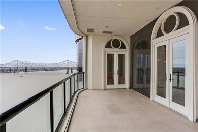FABULOUS BALCONY WITH RIVER VIEWS