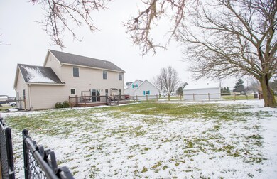 17125 Tecumseh Dr W, Wapakoneta, OH 45895 - photo 4