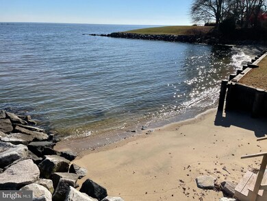 4190 Carroll Dr, Edgewater, MD 21037 - photo 2