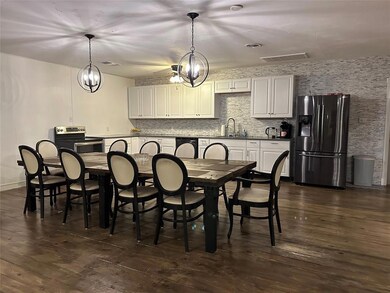 1010 S Clements St, Gainesville, TX 76240 - photo 7