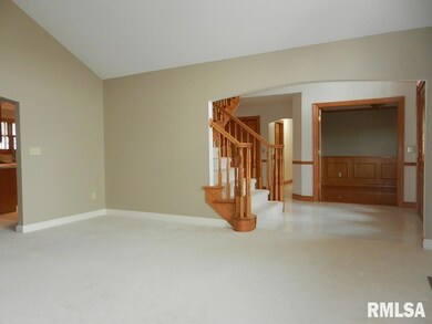 4410 Forest Rd, Davenport, IA 52807 - photo 4
