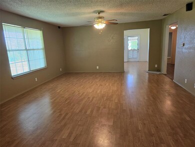 925 Eagles Way, Springtown, TX 76082 - photo 6