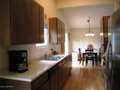 Kitchen & Dining Area
