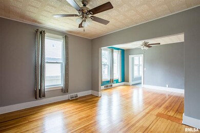 1922 Wilkes Ave, Davenport, IA 52804 - photo 2