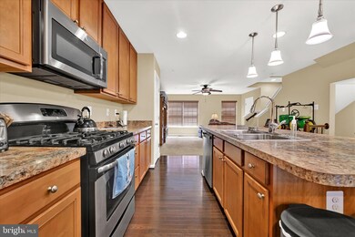 8445 Stansbury Lake Dr, Baltimore, MD 21222 - photo 3