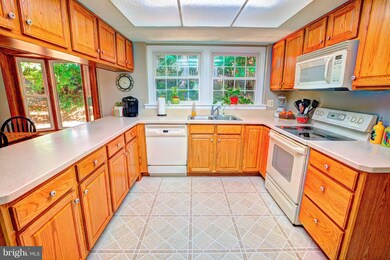 15333 Edgehill Dr, Dumfries, VA 22025 - photo 7