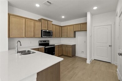 2215 Seven Oaks Blvd unit Bldg 7, Tomball, TX 77375 - photo 4