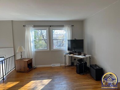 908 SE 35th Terrace, Topeka, KS 66605 - photo 3