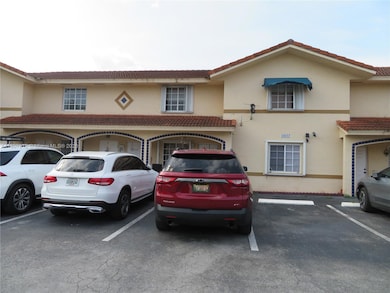 10017 W Okeechobee Rd unit 202, Hialeah Gardens, FL 33016 - photo 4