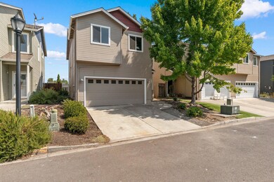 365 Jans Ct, Central Point, OR 97502 - photo 2