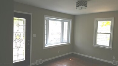 living room, bay window
