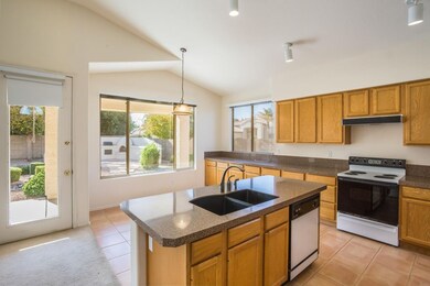 1835 W Oriole Way-10