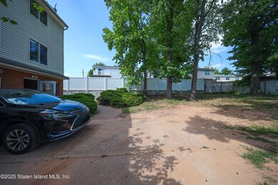 45 Ilyssa Way, Staten Island, NY 10312 - photo 4