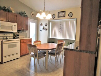 1723 Bridle Way Blvd, Columbus, IN 47201 - photo 6