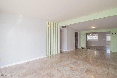 2128 3rd lvg rm2