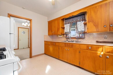 3672 Cushing Ct, Dexter, MI 48130 - photo 2