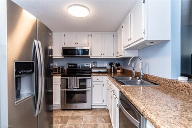 2209 Hickory Run unit 3, Graham, NC 27253 - photo 5