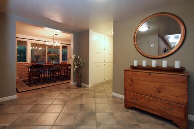 Foyer & Dining1.jpg
