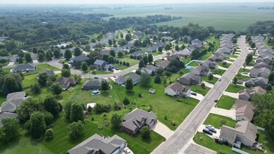 1301 28th St SW, Austin, MN 55912 - photo 4