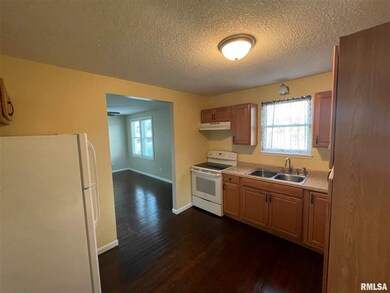 6402 N Division St, Davenport, IA 52806 - photo 4
