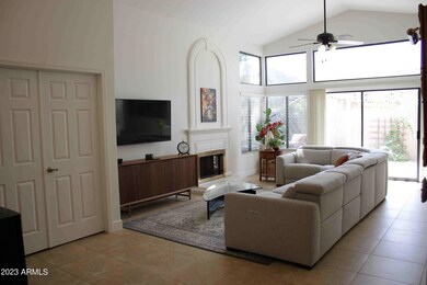 02_Family Room Entry Way