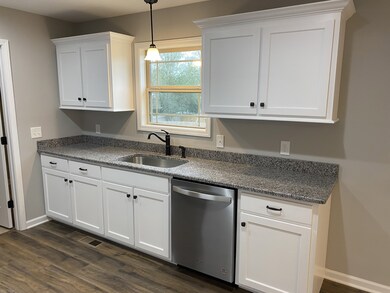 1210 Emerson St, Manchester, TN 37355 - photo 7