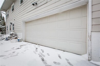 Attached 2 Car Garage