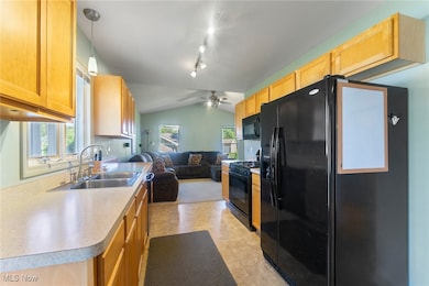 603 S Raccoon Rd unit 9, Austintown, OH 44515 - photo 7