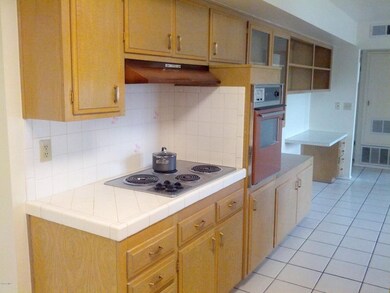 9909 W Pinehurst Dr, Sun City, AZ 85351 - photo 5