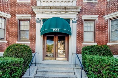 1564 Commonwealth Ave unit 5, Boston, MA 02135 - photo 2