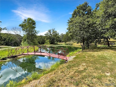 498 E Bittersweet Dr, Gerald, MO 63037 - photo 2