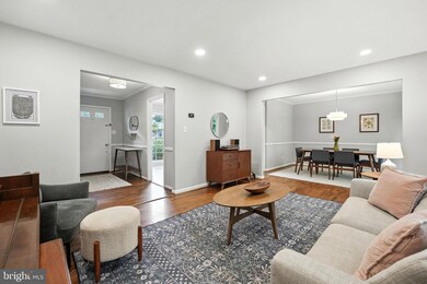 9307 Winbourne Rd, Burke, VA 22015 - photo 6