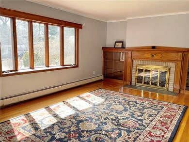 ENJOY THE NATURAL LIGHT FROM THE SOUTH FACING BOW