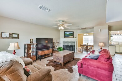 13607 Country Pine Ct, Tomball, TX 77375 - photo 6