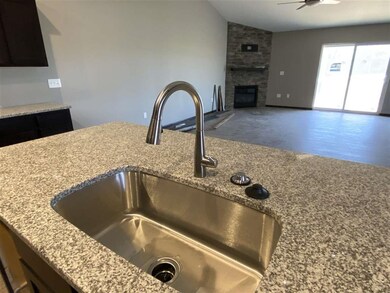 410 Dawson Dr, West Branch, IA 52358 - photo 4