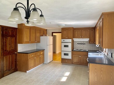 33 Canterbury Ln, Needham, MA 02492 - photo 3