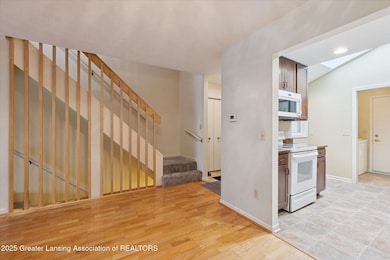 1106 S Ridge Rd, Lansing, MI 48917 - photo 6