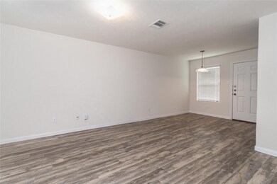 667 Fallow Ln, Alvin, TX 77511 - photo 2