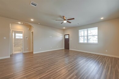 910 King St, Houston, TX 77022 - photo 6