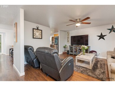 49 Sandalwood Loop, Creswell, OR 97426 - photo 6