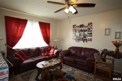 6402 Hillandale Rd, Davenport, IA 52806 - photo 6
