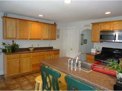 28 Winter St, Easthampton, MA 01027 - photo 3