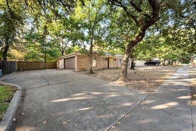 1516 Circle Ln, Bedford, TX 76022 - photo 2