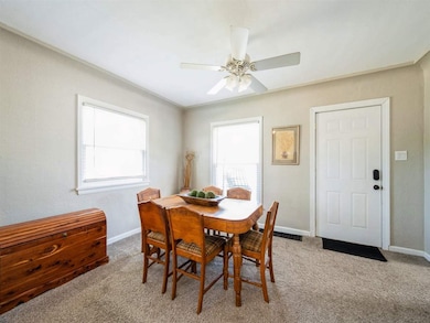 927 O Ave NW, Cedar Rapids, IA 52405 - photo 5